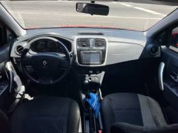 RENAULT - SANDERO - 2016/2016 - Vermelha - R$ 37.900,00