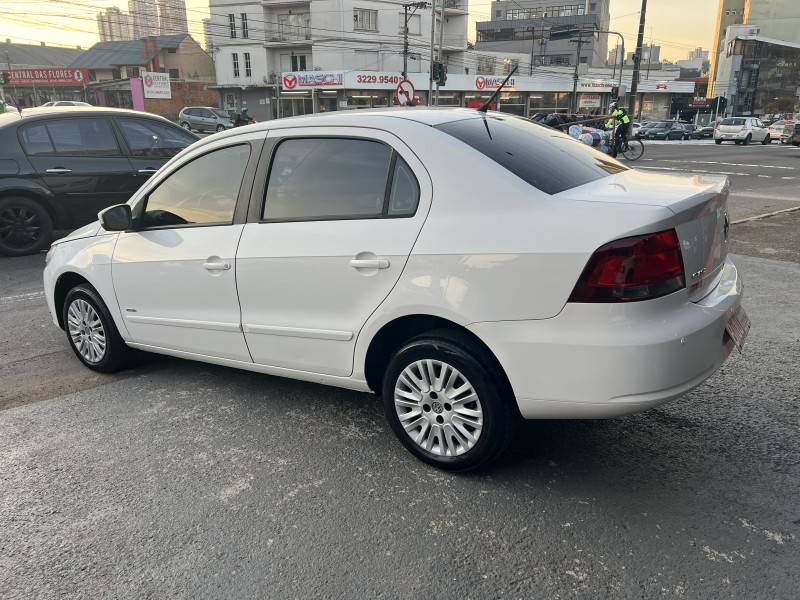 VOLKSWAGEN - VOYAGE - 2012/2013 - Cinza - R$ 36.500,00