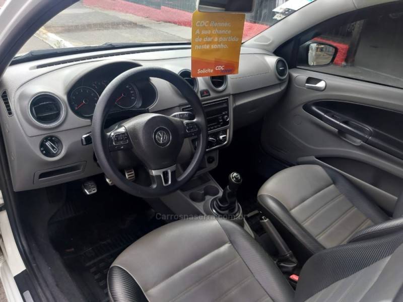 VOLKSWAGEN - SAVEIRO - 2015/2016 - Branca - R$ 59.900,00