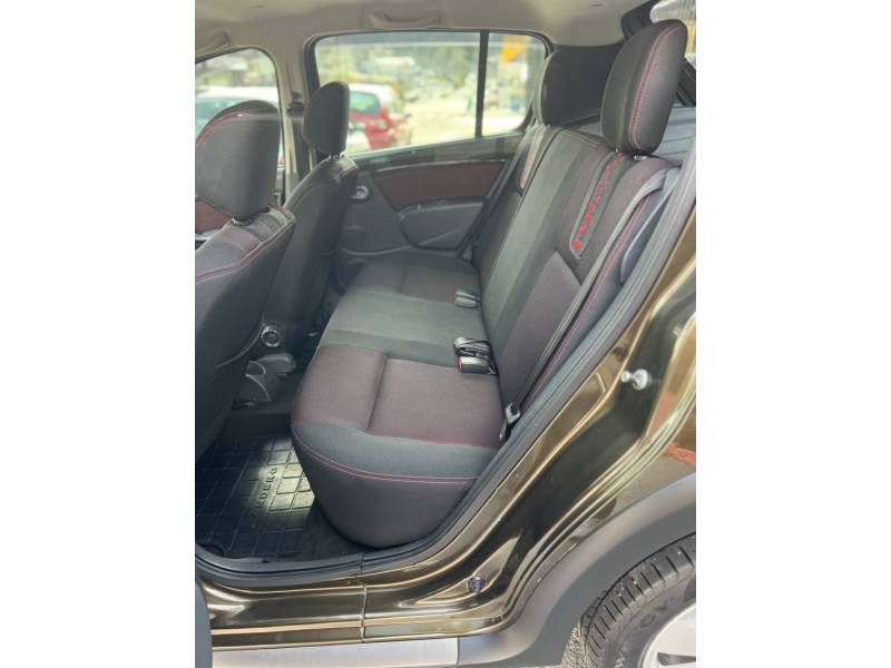 RENAULT - SANDERO - 2013/2013 - Verde - R$ 42.900,00