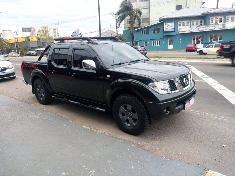 NISSAN - FRONTIER - 2010/2011 - Preta - R$ 82.900,00