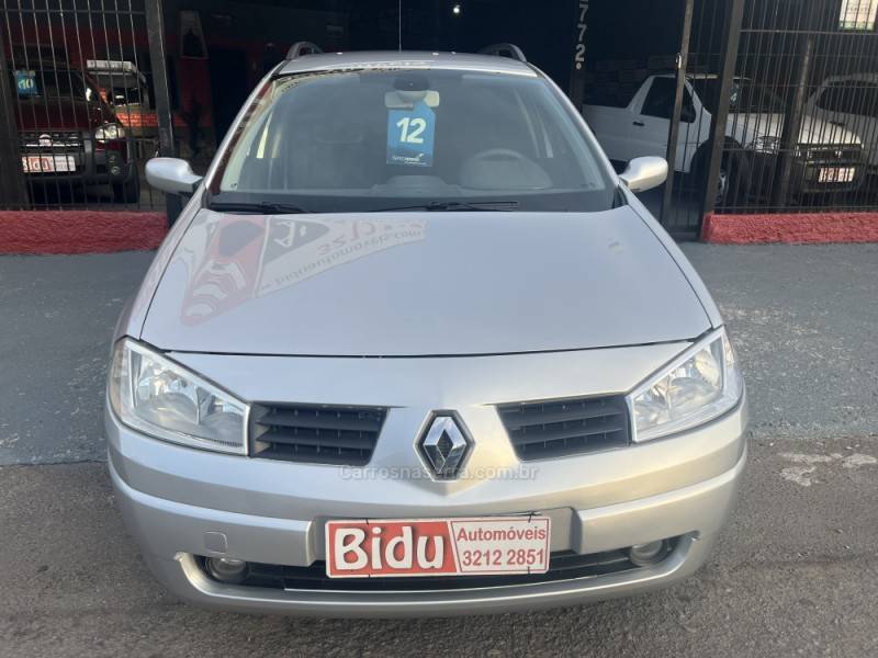 RENAULT - MÉGANE - 2011/2012 - Prata - R$ 34.900,00