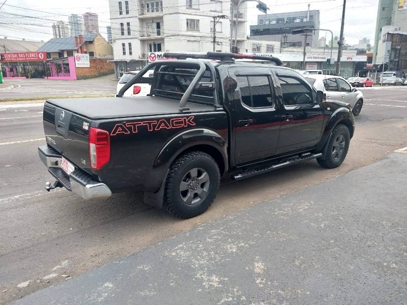 NISSAN - FRONTIER - 2010/2011 - Preta - R$ 82.900,00