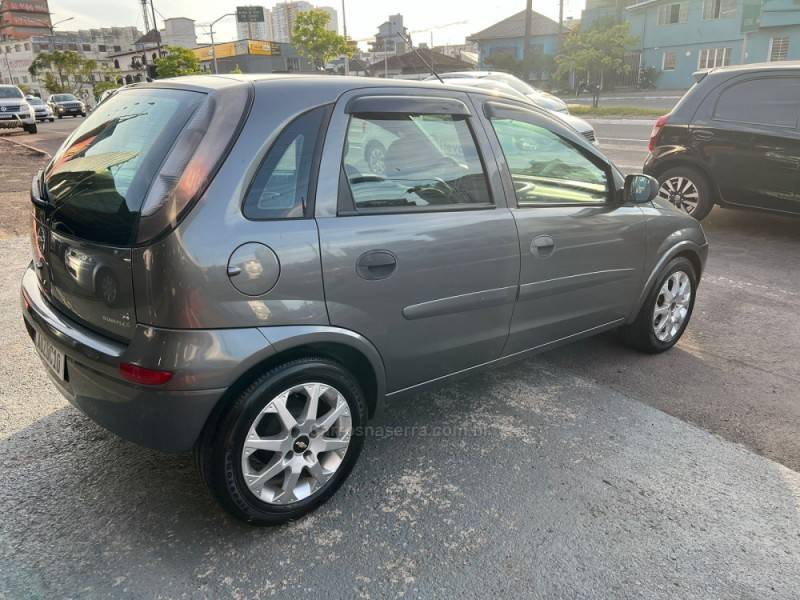 CHEVROLET - CORSA - 2011/2012 - Cinza - R$ 33.900,00