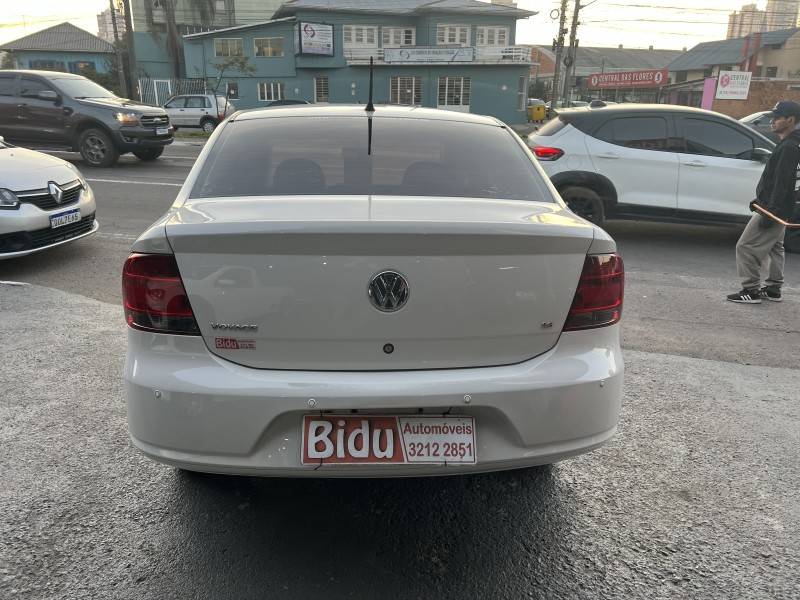 VOLKSWAGEN - VOYAGE - 2012/2013 - Cinza - R$ 36.500,00