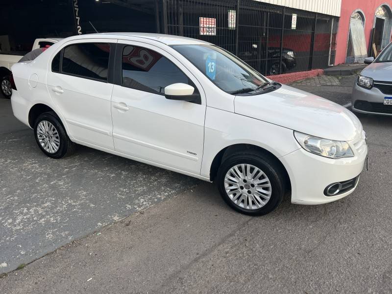 VOLKSWAGEN - VOYAGE - 2012/2013 - Cinza - R$ 36.500,00