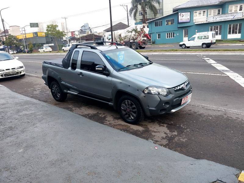 FIAT - STRADA - 2013/2013 - Cinza - R$ 53.800,00