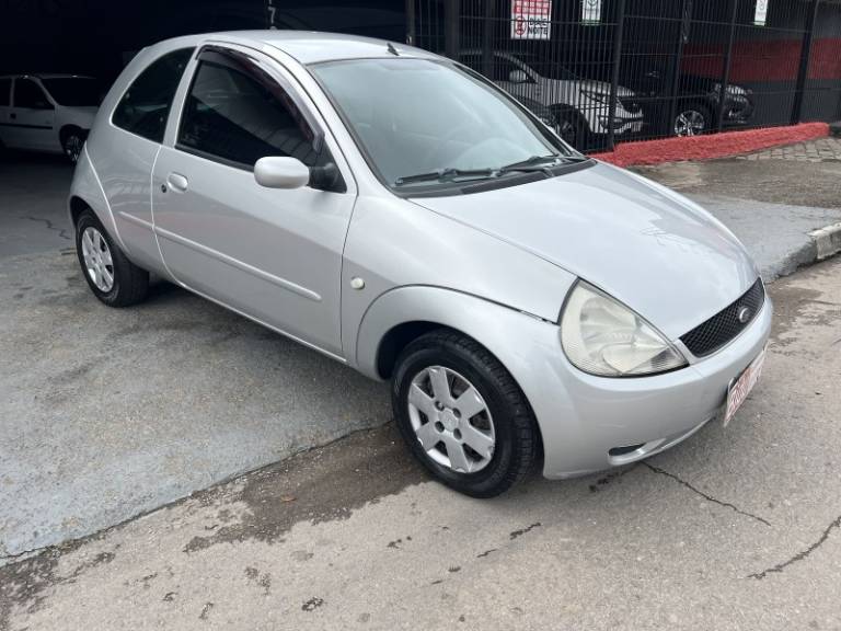 FORD - KA - 2005/2006 - Prata - R$ 18.900,00