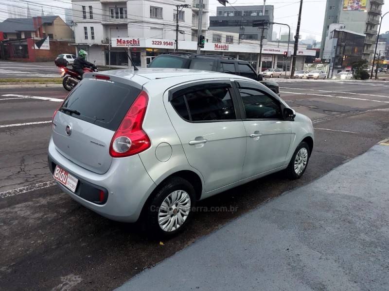 FIAT - PALIO - 2013/2014 - Prata - R$ 39.900,00