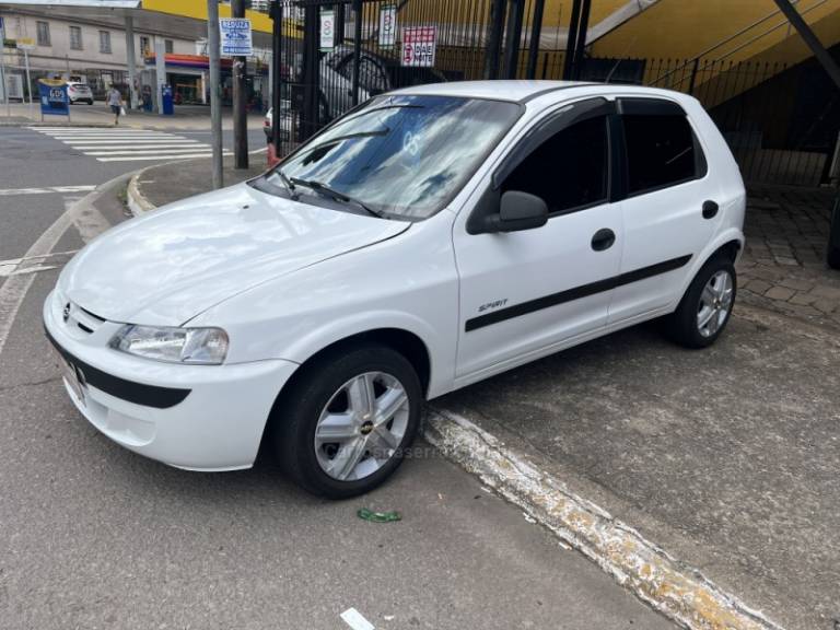 CHEVROLET - CELTA - 2004/2005 - Branca - R$ 18.900,00