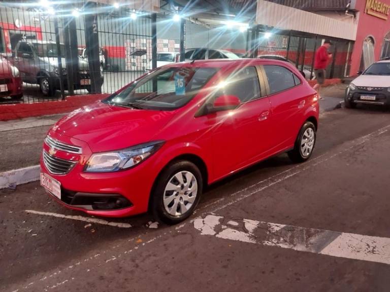 CHEVROLET - ONIX - 2014/2015 - Vermelha - R$ 49.800,00