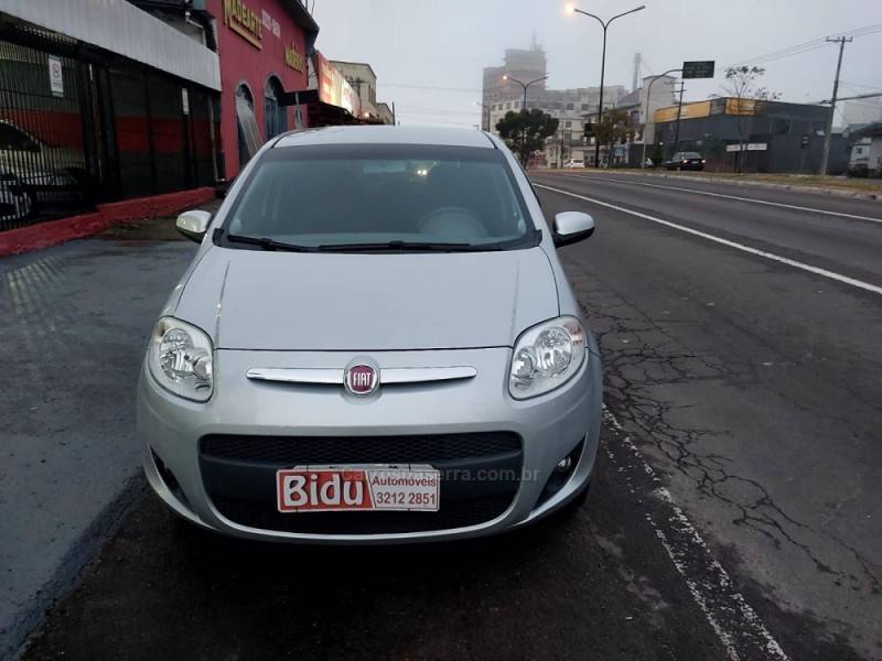 FIAT - PALIO - 2013/2014 - Prata - R$ 39.900,00