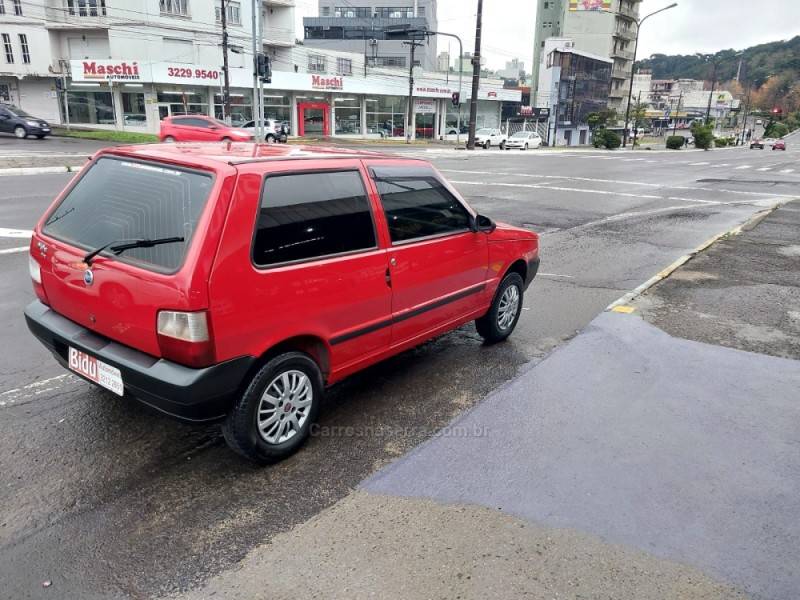 FIAT - UNO - 2007/2008 - Vermelha - R$ 18.900,00