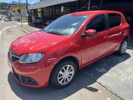 RENAULT - SANDERO - 2016/2016 - Vermelha - R$ 37.900,00