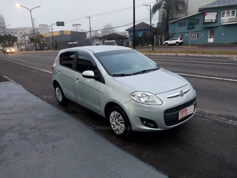 FIAT - PALIO - 2013/2014 - Prata - R$ 39.900,00