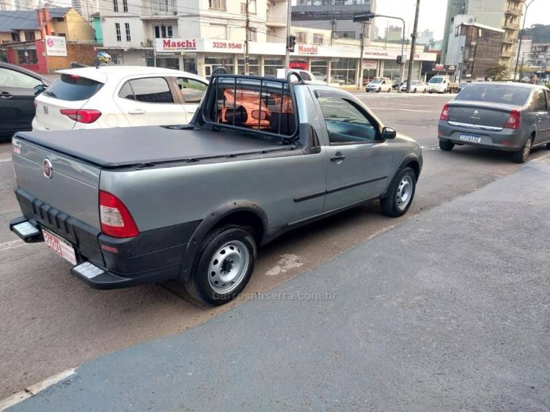 FIAT - STRADA - 2008/2008 - Cinza - R$ 36.900,00