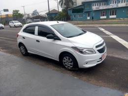 CHEVROLET - ONIX - 2018/2018 - Branca - R$ 47.800,00