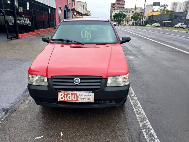 FIAT - UNO - 2007/2008 - Vermelha - R$ 18.900,00