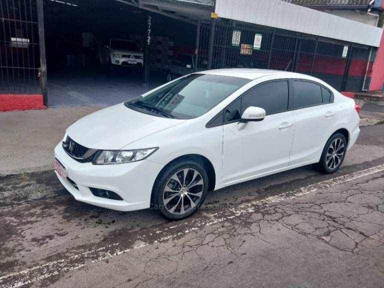 HONDA - CIVIC - 2015/2016 - Branca - R$ 79.900,00