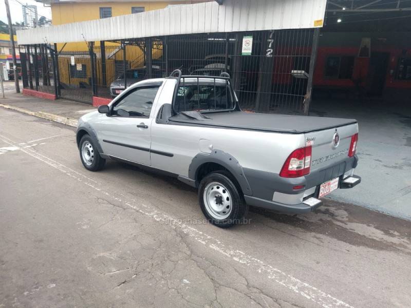 FIAT - STRADA - 2009/2009 - Prata - R$ 38.900,00