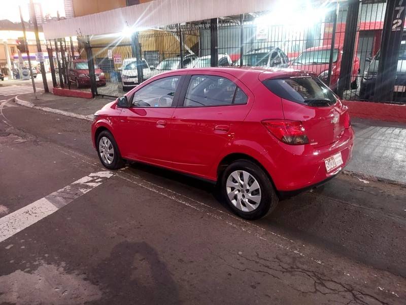 CHEVROLET - ONIX - 2014/2015 - Vermelha - R$ 49.800,00