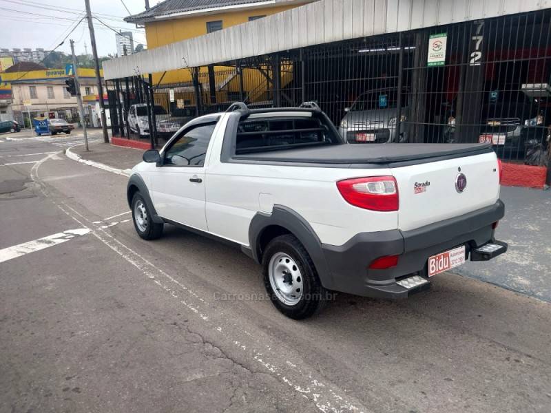 FIAT - STRADA - 2013/2014 - Branca - R$ 46.800,00