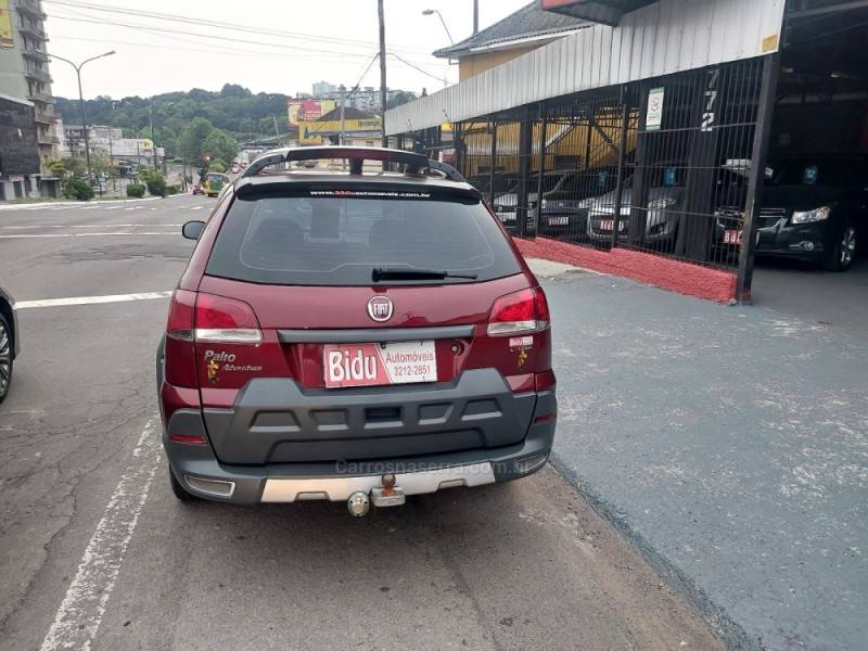 FIAT - PALIO - 2010/2010 - Vermelha - R$ 36.800,00