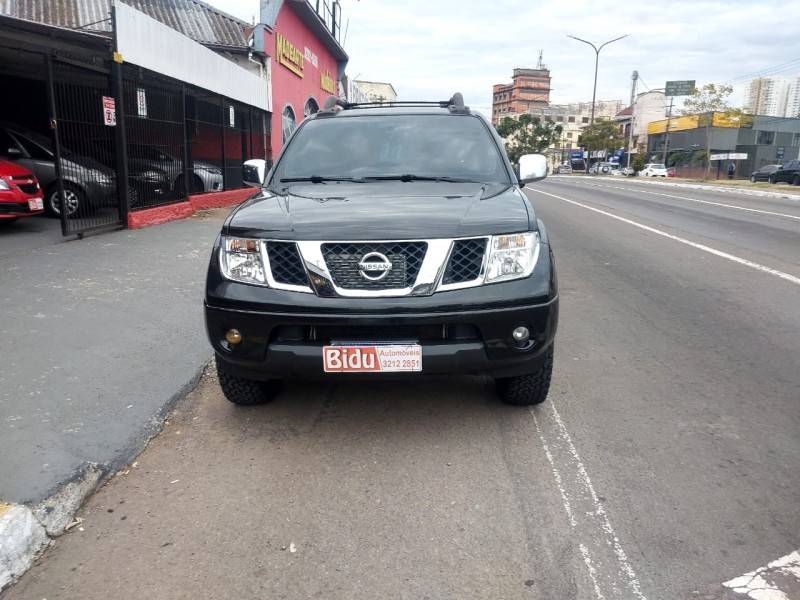 NISSAN - FRONTIER - 2010/2011 - Preta - R$ 82.900,00