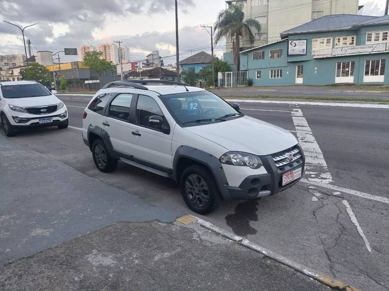 FIAT - PALIO - 2011/2012 - Branca - R$ 41.900,00