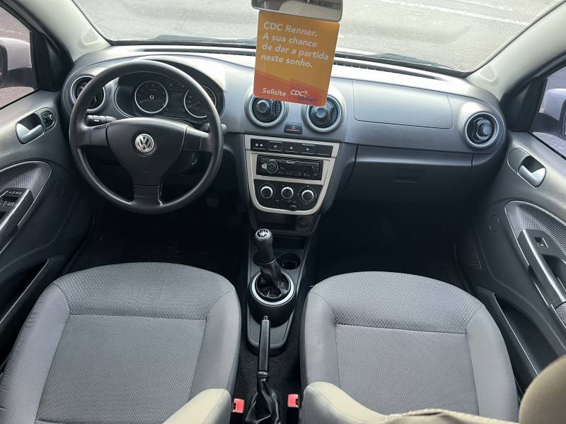VOLKSWAGEN - VOYAGE - 2012/2013 - Cinza - R$ 36.500,00