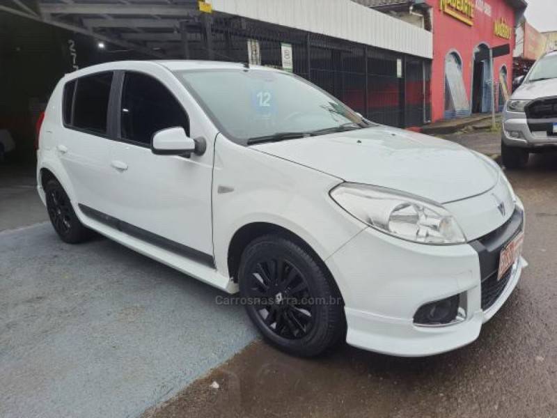 RENAULT - SANDERO - 2012/2012 - Branca - R$ 38.900,00