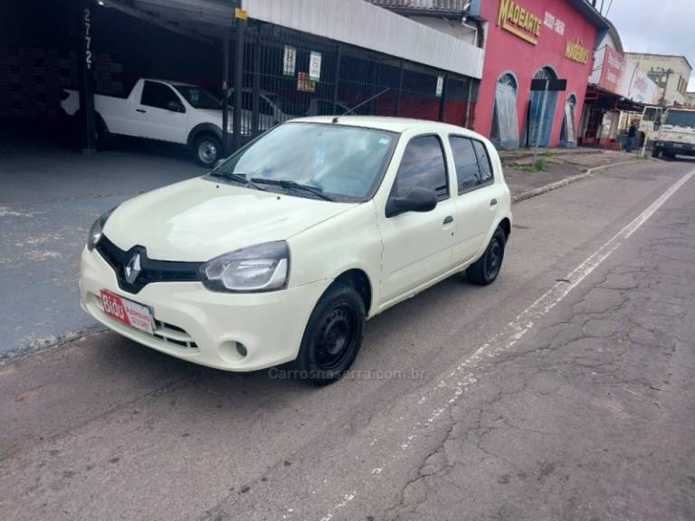 RENAULT - CLIO - 2013/2014 - Branca - R$ 26.800,00