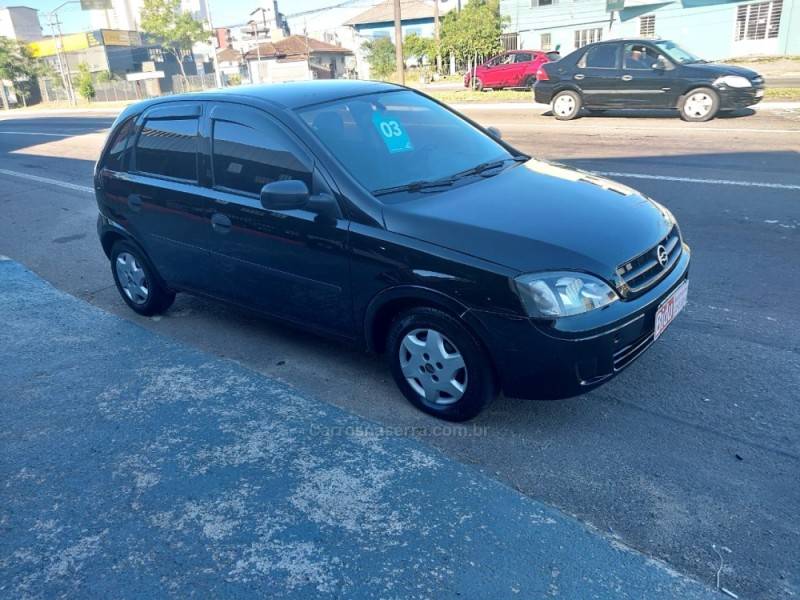 CHEVROLET - CORSA - 2002/2003 - Preta - R$ 17.900,00