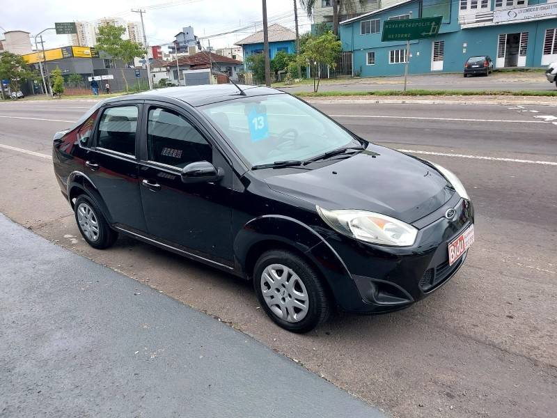 FORD - FIESTA - 2012/2013 - Preta - R$ 34.900,00
