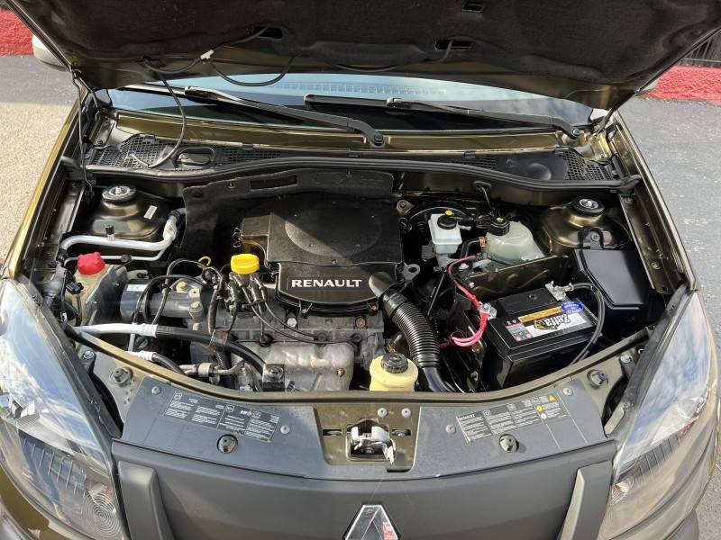 RENAULT - SANDERO - 2013/2013 - Verde - R$ 42.900,00