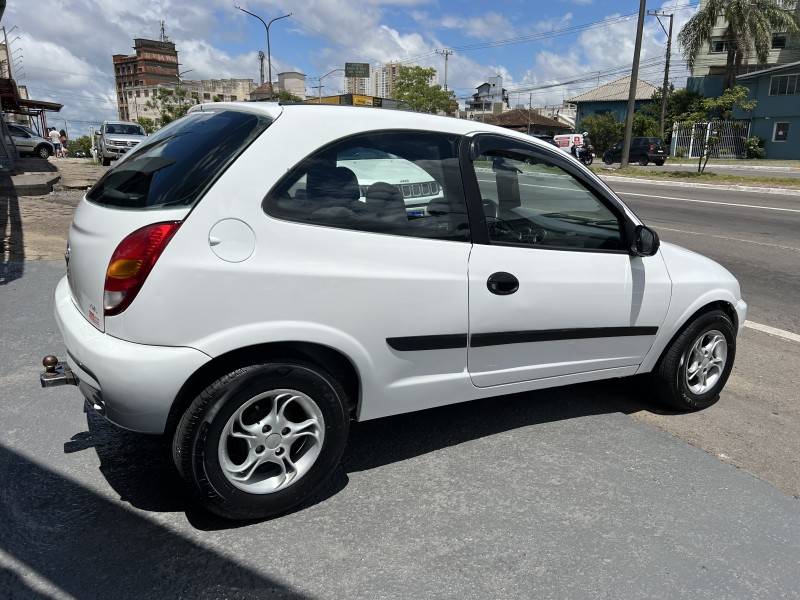 CHEVROLET - CELTA - 2004/2004 - Branca - R$ 17.900,00