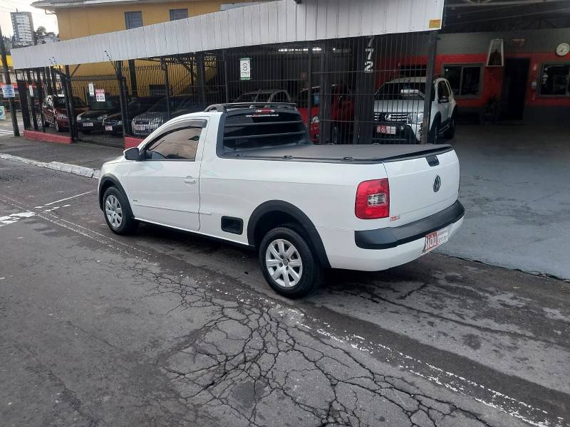 VOLKSWAGEN - SAVEIRO - 2013/2014 - Branca - R$ 49.900,00